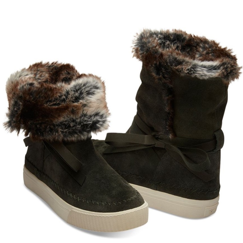 TOMS Vista Boots Black Faux Fur Size 9